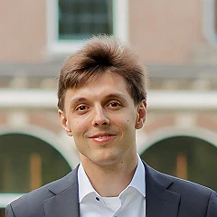 Matthijs V&aacute;k&aacute;r